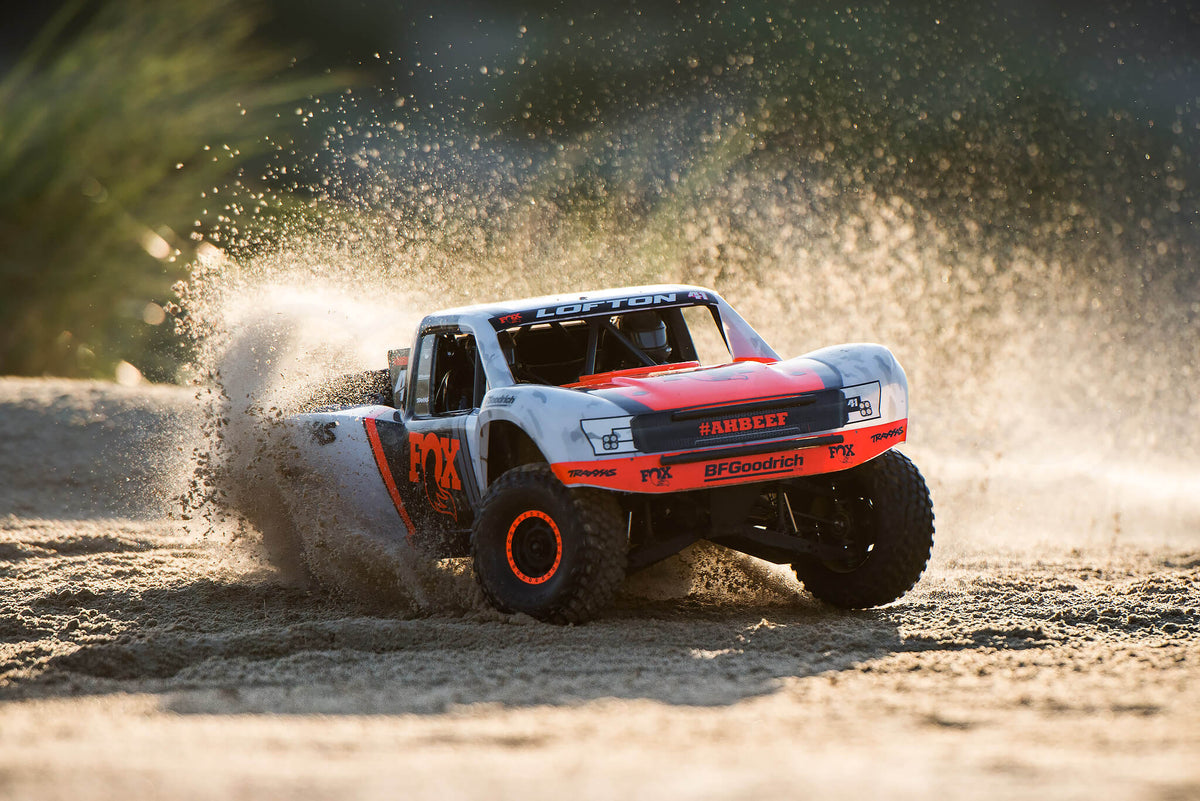 The EPIC Traxxas Unlimited Desert Racer Reviewed