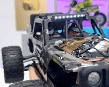 RCG Racing 10-Series 1/10 Brushless SUV Truck - Green slide 1